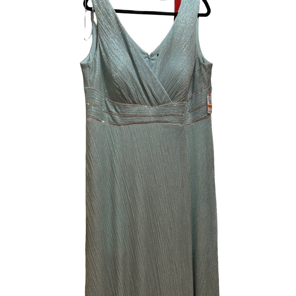 R & M Richards Seafoam green  Dress